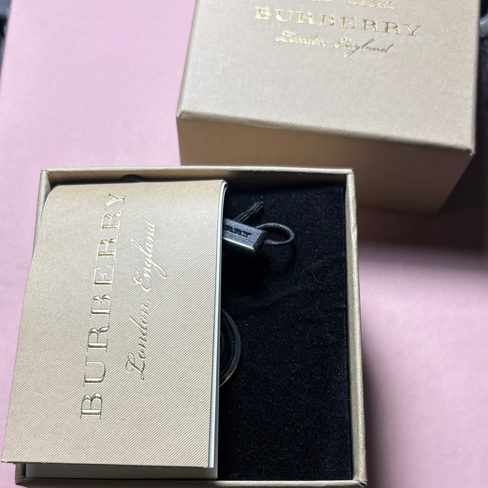 Burberry Silver Pendant with Letter “E” Pouch Tag Box - Picture 9 of 11